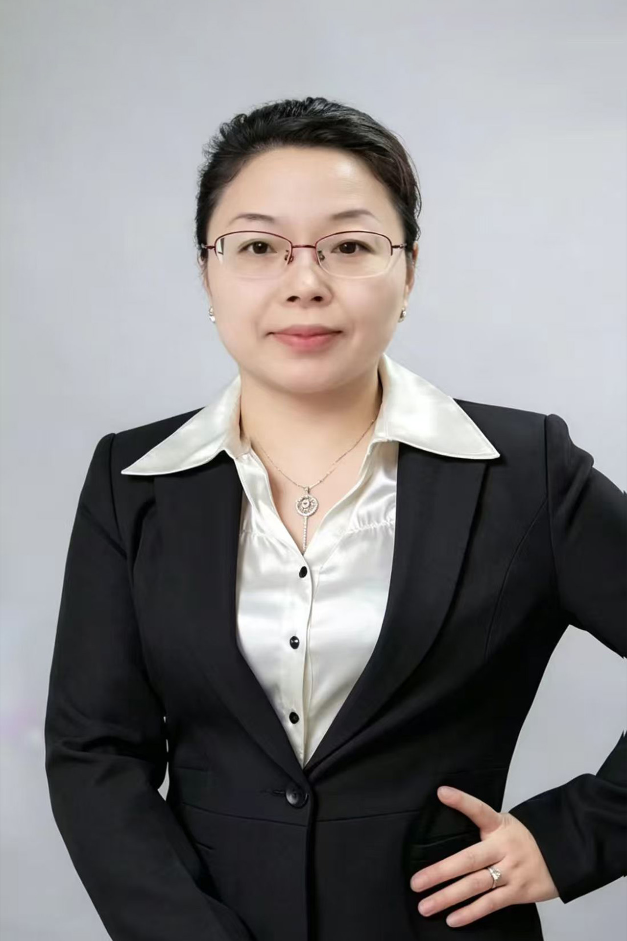 高级平面设计讲师：罗老师